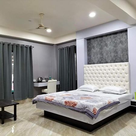 Radiant Club & Resort Imphal Zewnętrze zdjęcie